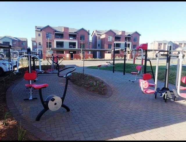 2 BEDROOM PROPERTY TO RENT IN PIERRE VAN RYNEVELD